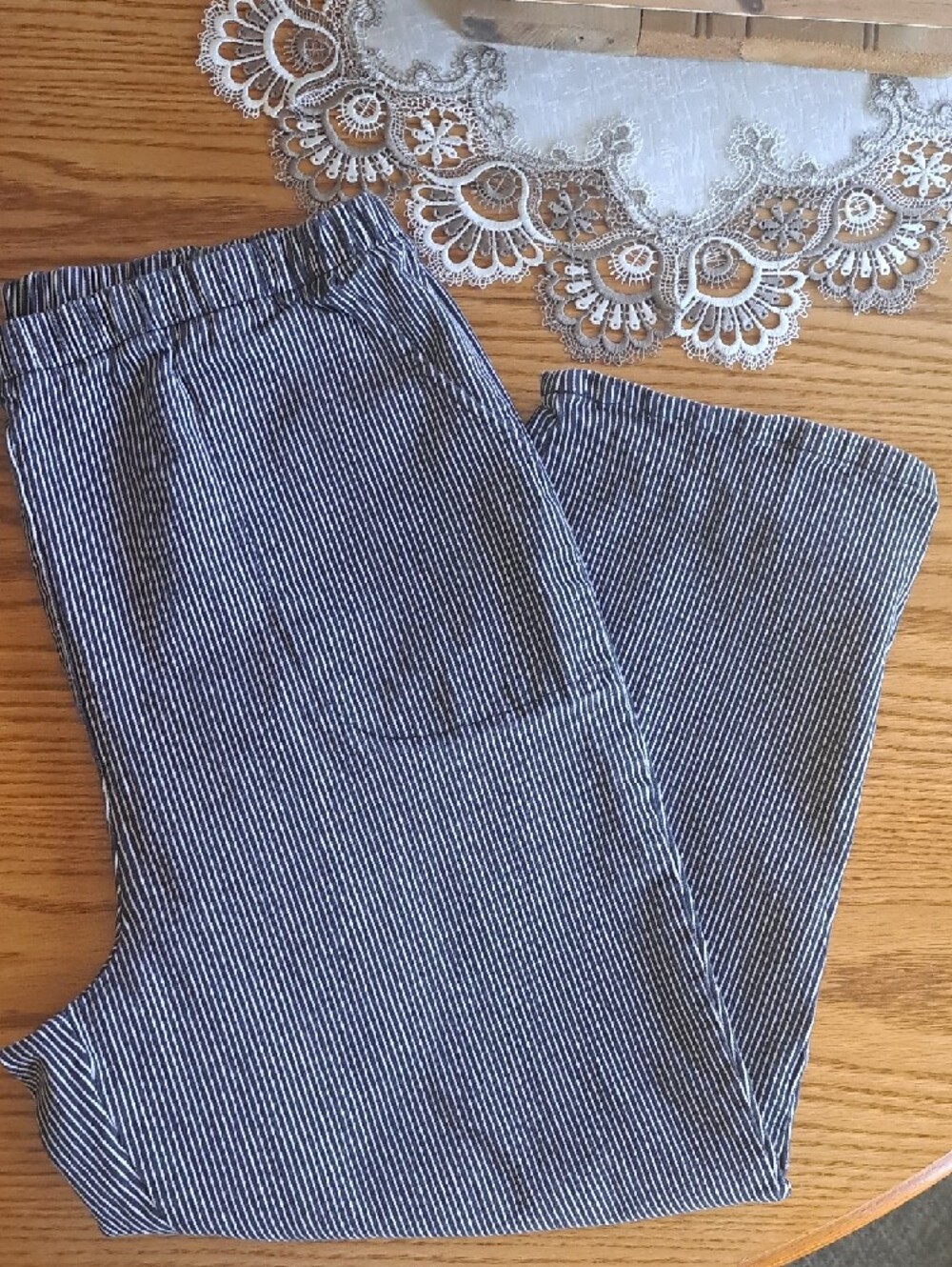 Denim&Co Black & White Pinstripe Capris Pants Size XL